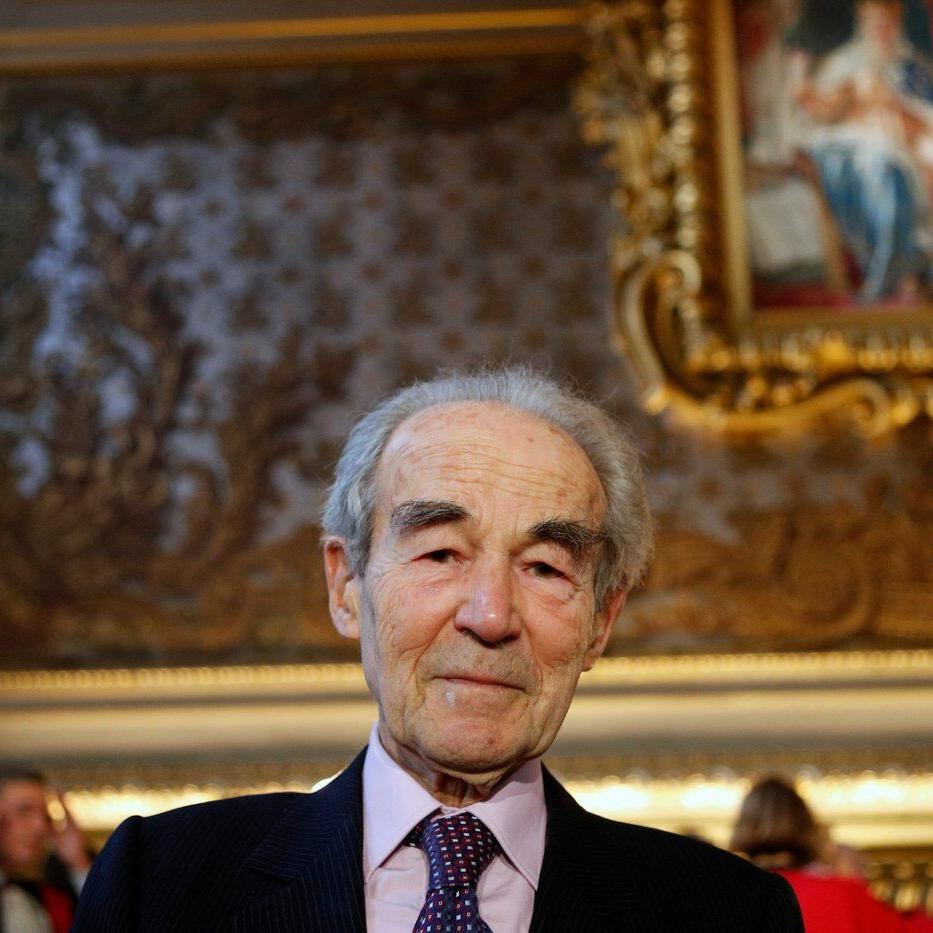 Tomb of former French Justice Minister Badinter defaced with graffiti before Panthéon ceremony